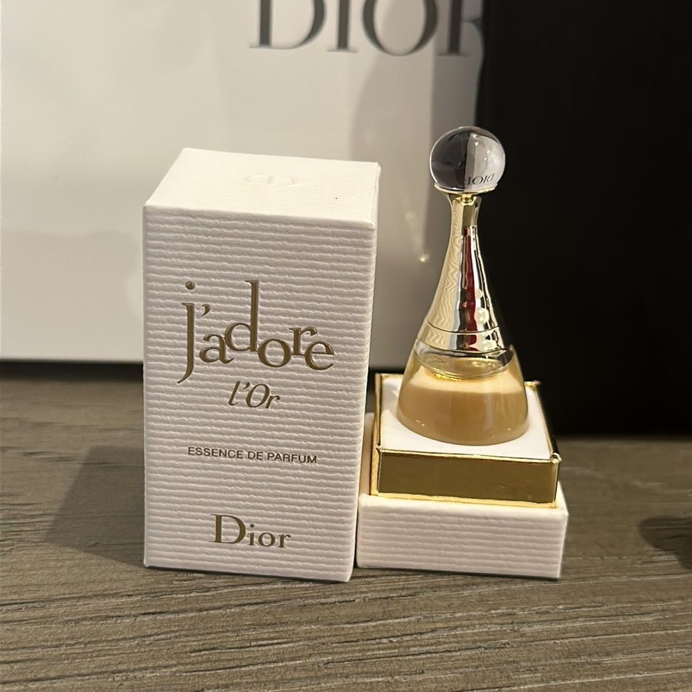 Christian Dior cosmetics bag, lipstick and perfumee - Picture 4 of 10